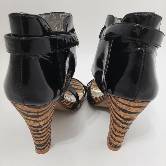 Black Patent Leather with Tiger Print Heels - Picture 4 of 4